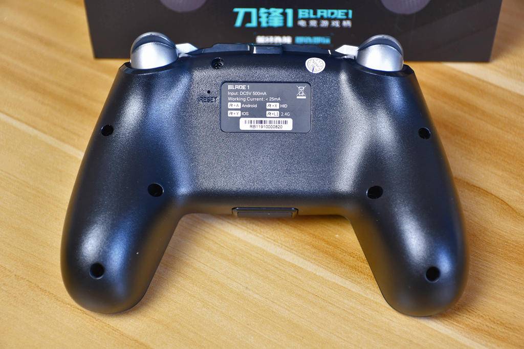 微软和索尼的游戏手柄哪个好用,目前最值得入手的游戏手柄