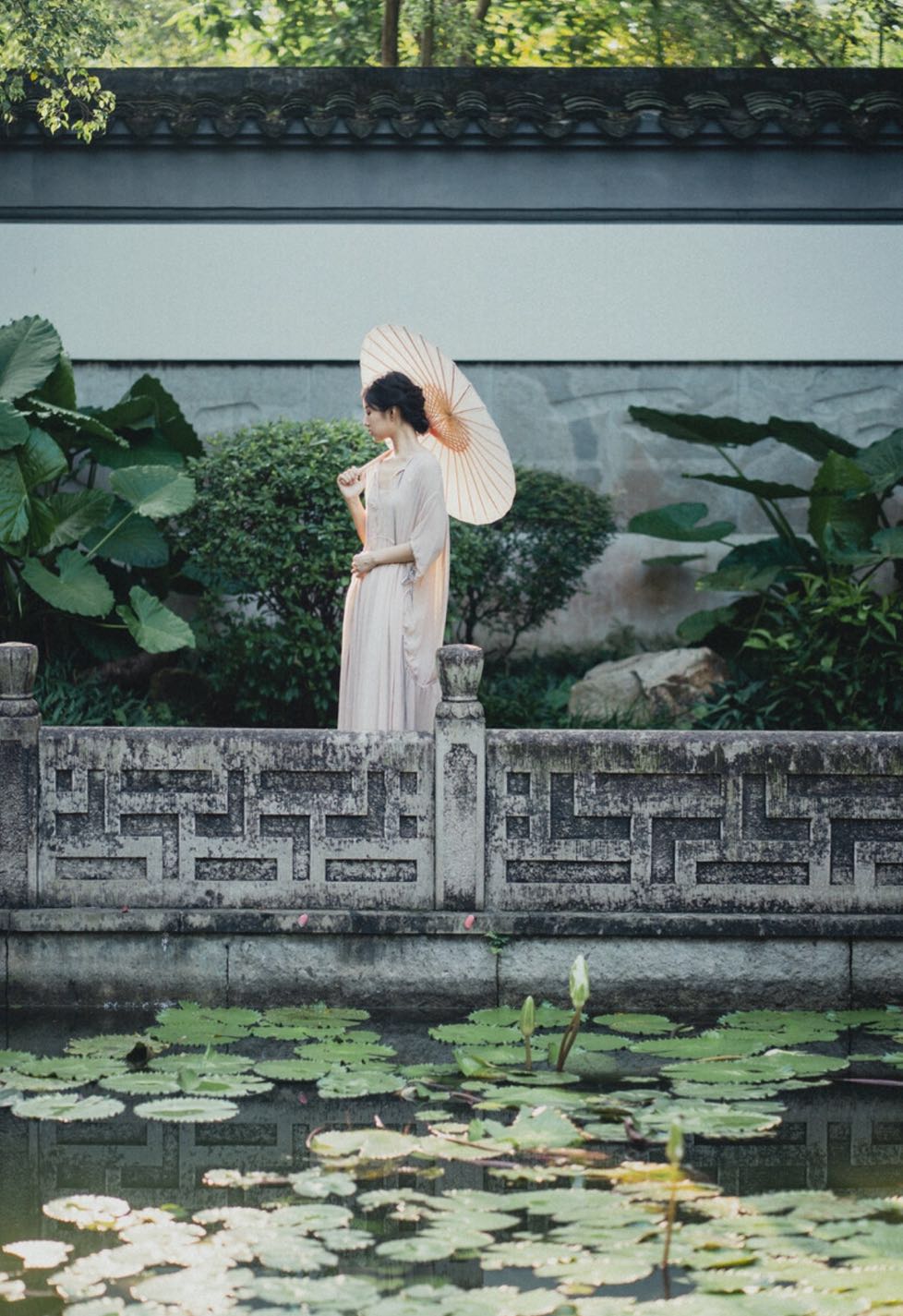 拍照怎么摆拍不刺眼又能拍好看,怎么拍照摆拍好看技巧简单