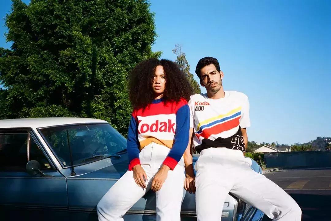 旺仔、柯达、汰渍都卖衣服啦！老品牌如何让年轻人嗨起来？