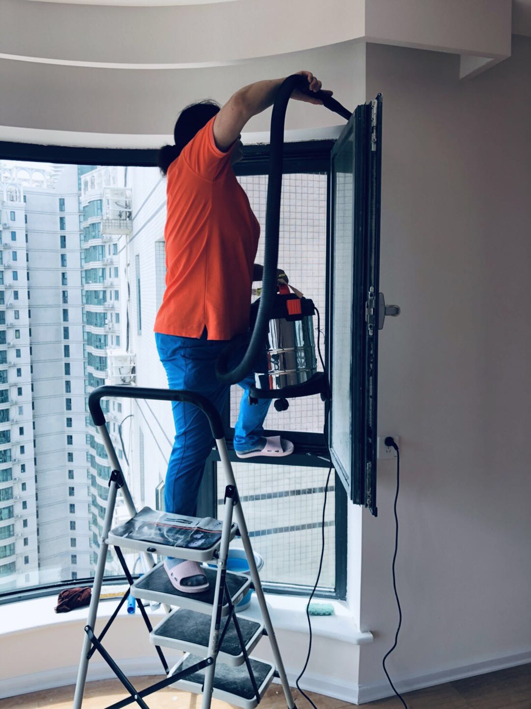 10小时全程体验开荒保洁之后,才发现这活很重要但真的不好做