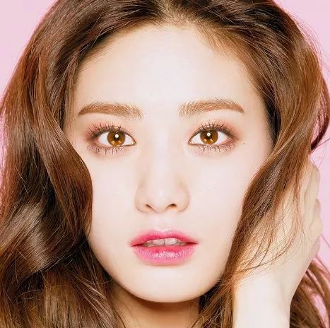 世界第一美人的脸,世界第一丑女整容