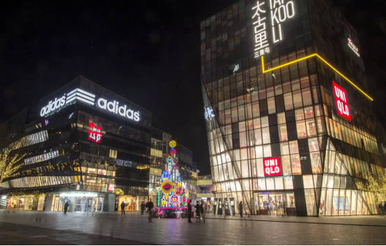 一代服装巨头为何陨落,盘点倒闭亏损的服装巨头