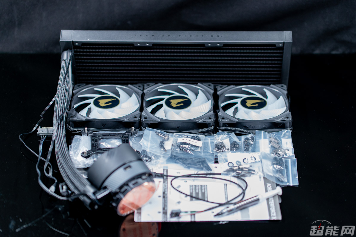 技嘉360水冷对比评测,技嘉水雕360水冷2代和一代的区别