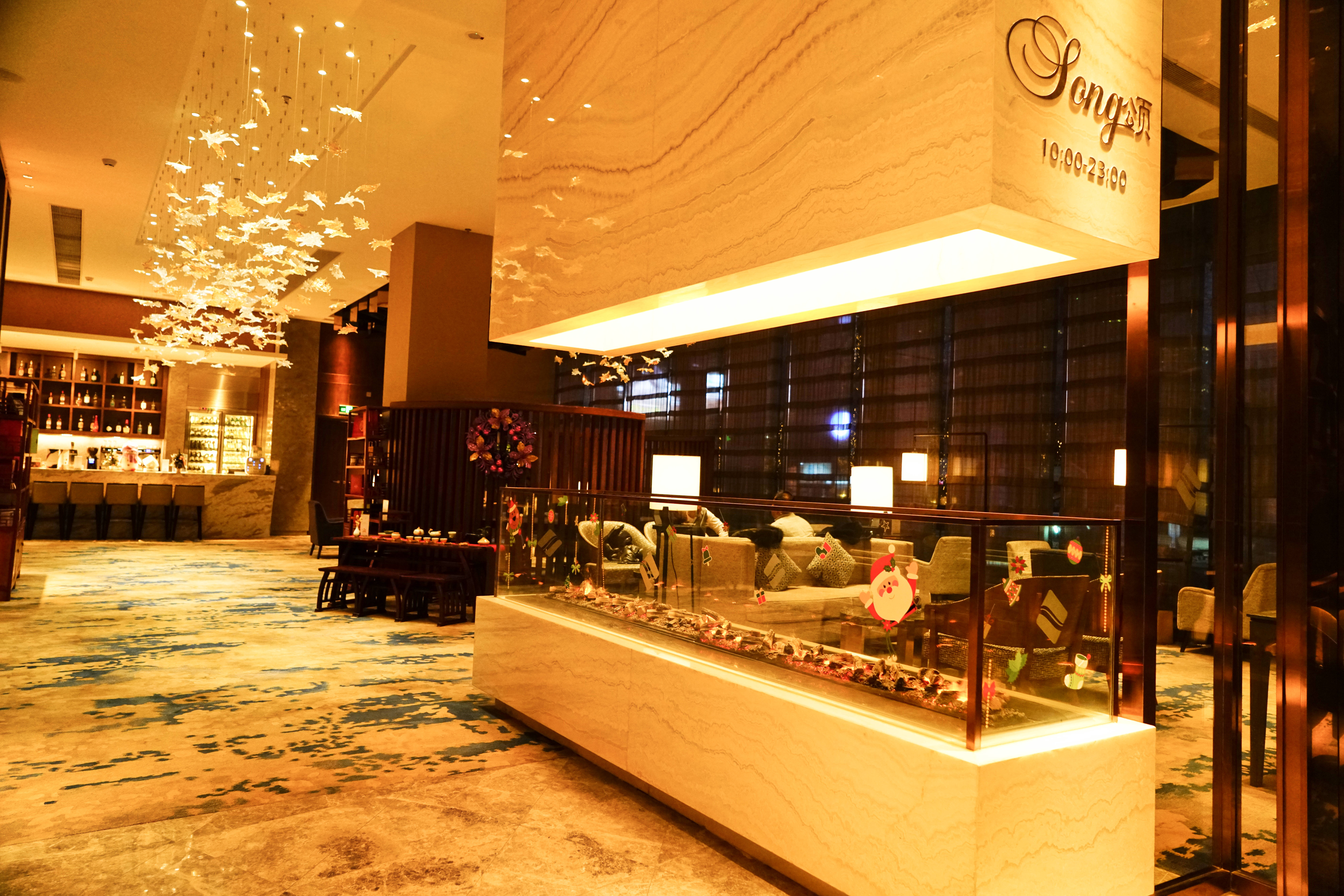 在最寒冷的夜，一个女孩独自去沈阳旅行，遇上冰火两重天的希尔顿