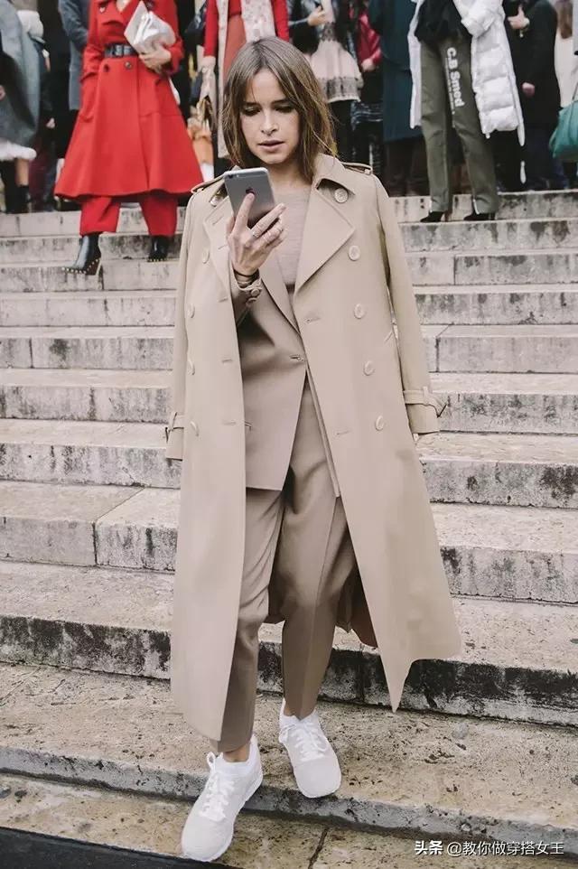 米杏色和驼色白驼绒哪个色更好看,深灰色和咖啡色黄皮穿哪个好看