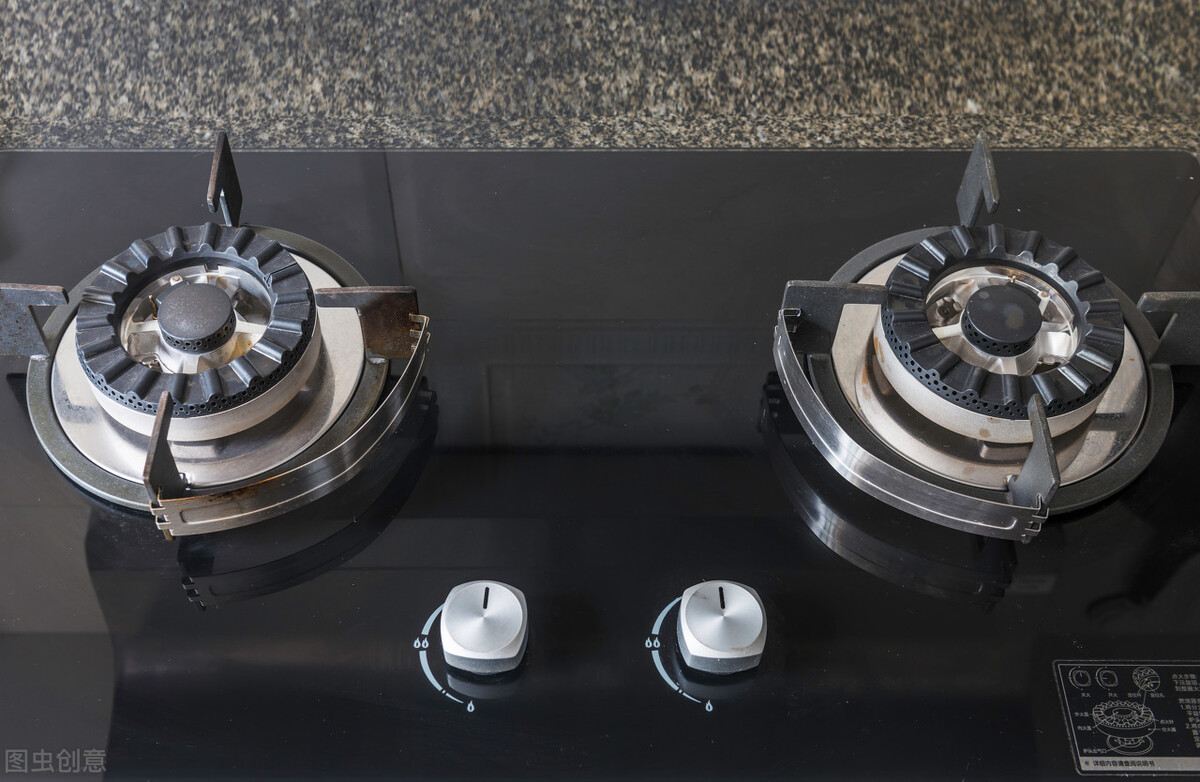 换了一个燃气灶花了1600元贵吗,换了几个煤气灶火还是很小