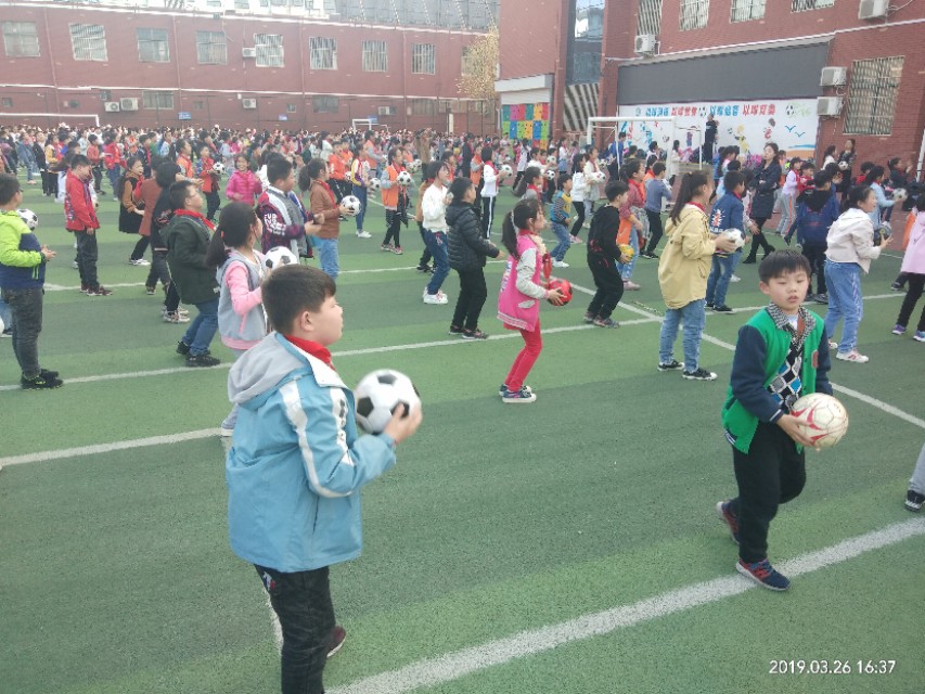 建设路小学的课间操,颍川路小学课间操
