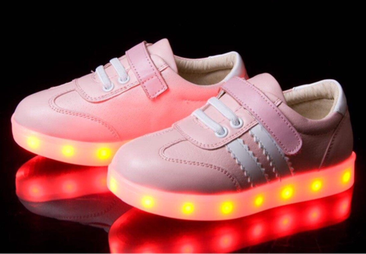 孩子选鞋要正好还是大一码,孩子的鞋为啥要选大一点的