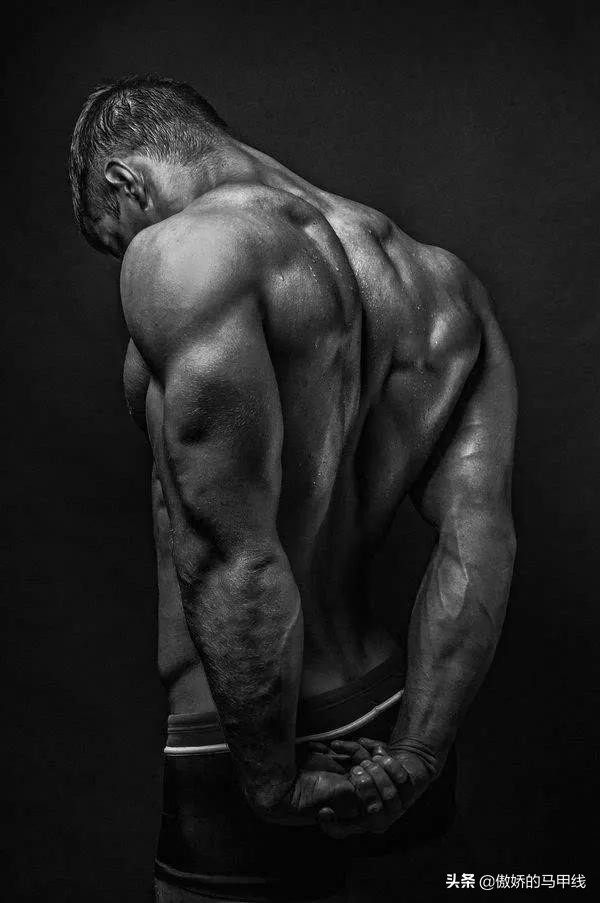 健身肌肉左右不对称怎么办,健身动作不标准肌肉会歪吗