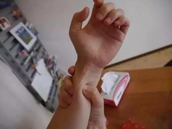 深度解析:如何在没有对象情况下练习接吻？