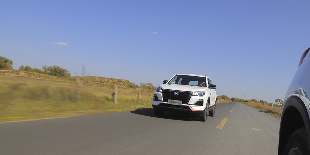 长安cs75蓝鲸版试驾测试,长安cs75蓝鲸版2.0t试驾2021款