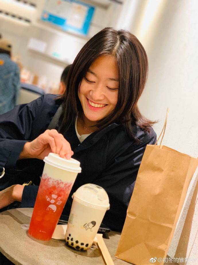 止步8强却虽败犹荣！女足姑娘们球场外的一面也让男足汗颜