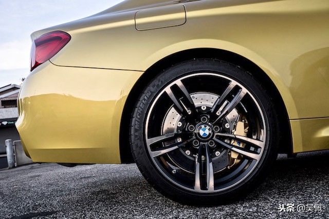 宝马m4和m3性能哪个好,宝马m4硬顶敞篷性能