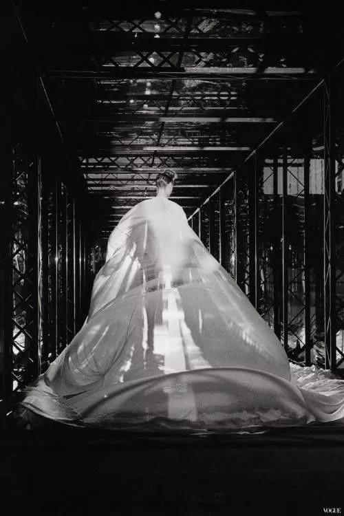 穿普拉达的女王,爱穿普拉达的女魔头中的精神领袖