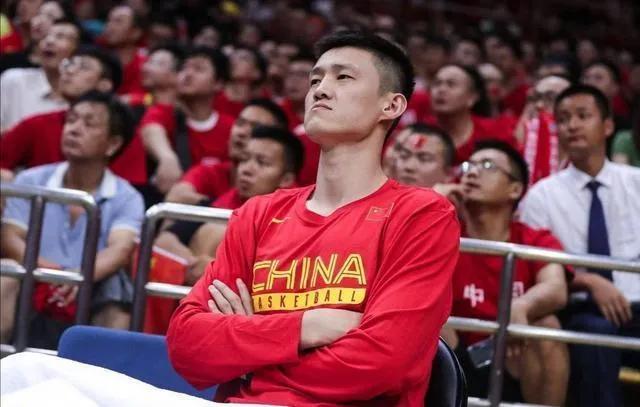 周鹏是中国男篮队长,周鹏为何能当广东队和国家队队长