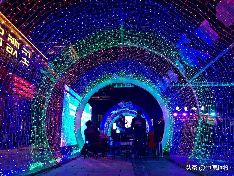 鹤壁朝歌里人文小镇夜景五一,鹤壁美食旅游