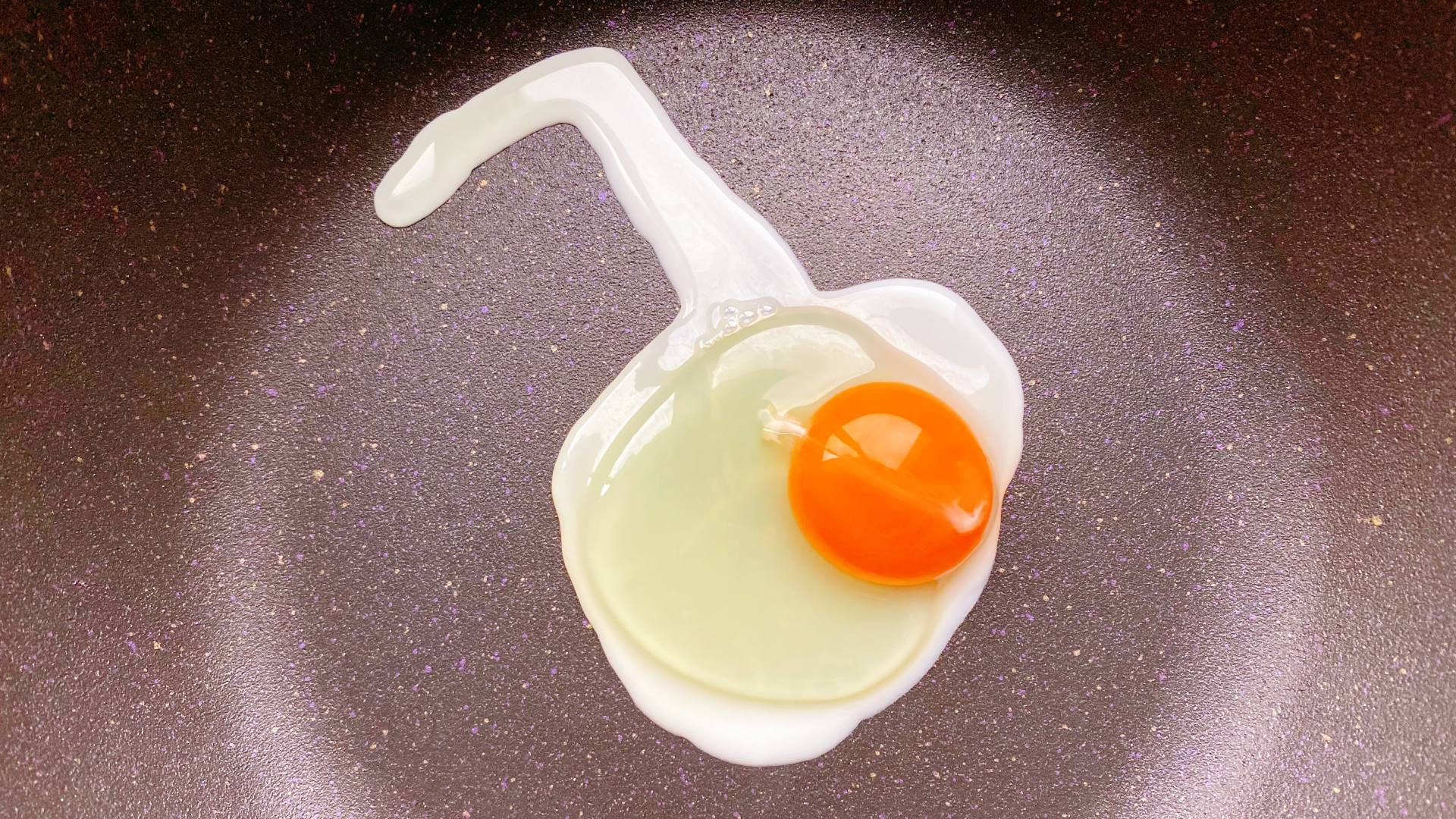 走近氪学｜粘锅退款！打死都不粘的不粘锅？