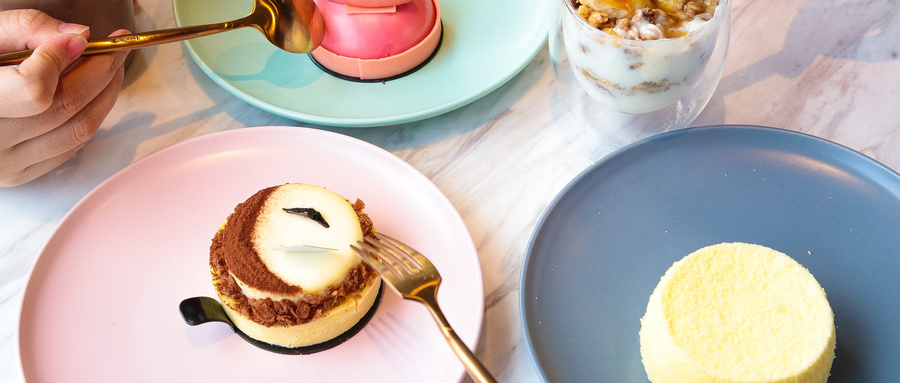 苍蝇落到食物上怎么解决,苍蝇落在食物上还能吃吗