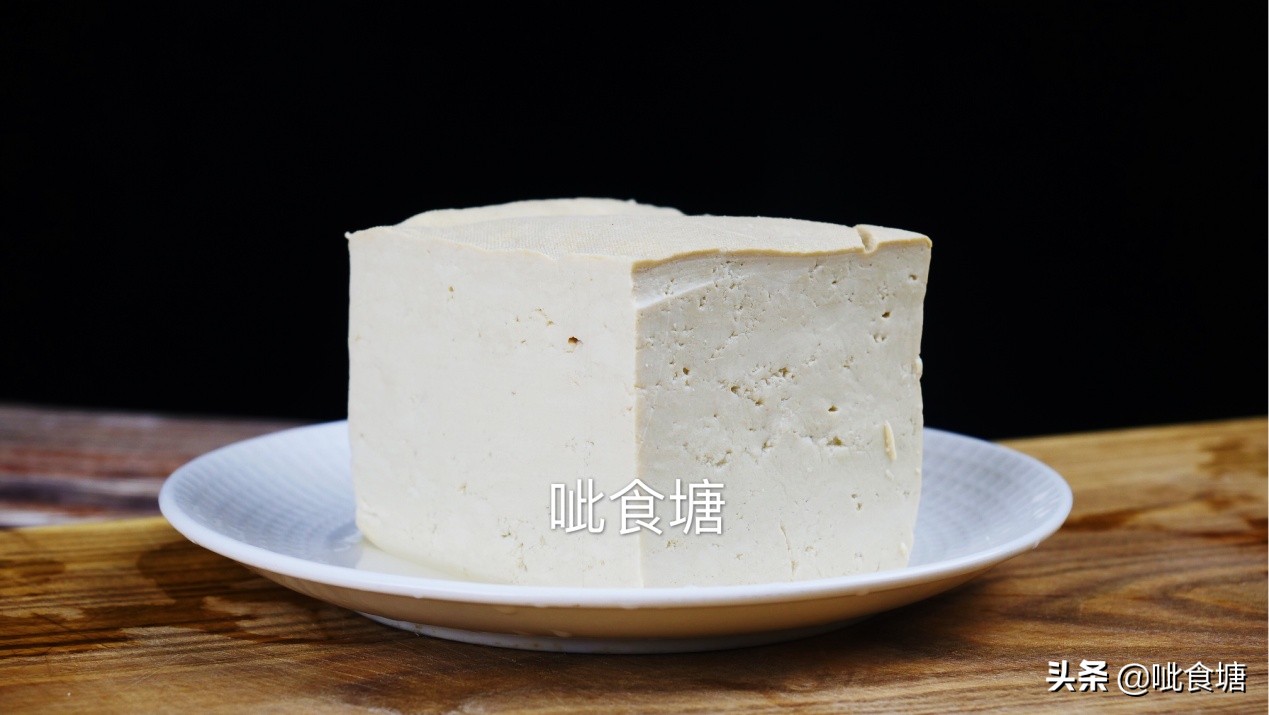 美食豆腐这样做味道鲜美外焦里嫩,家常酱汁烧豆腐