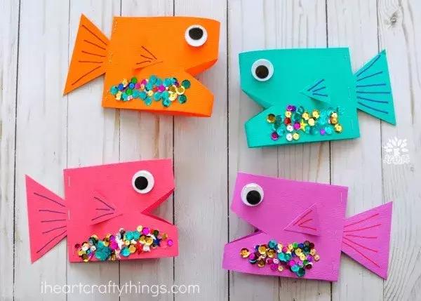 幼师剪纸手工技能大赛作品,幼师贴门上长条创意剪纸