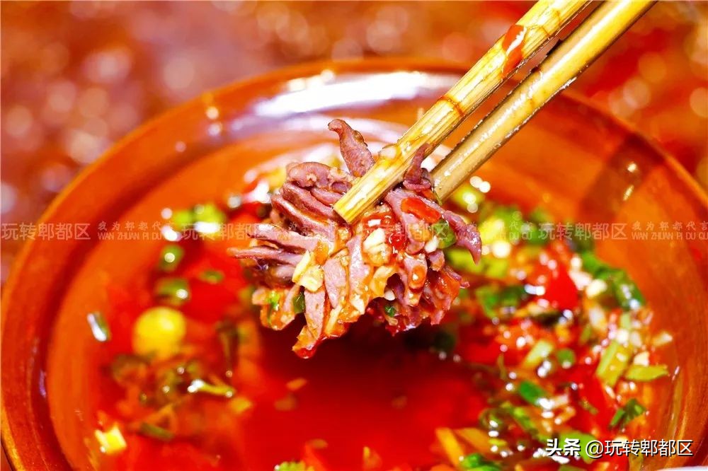 重庆来的集市火锅，就在郫都区蜀都万达！！吃相因去喽