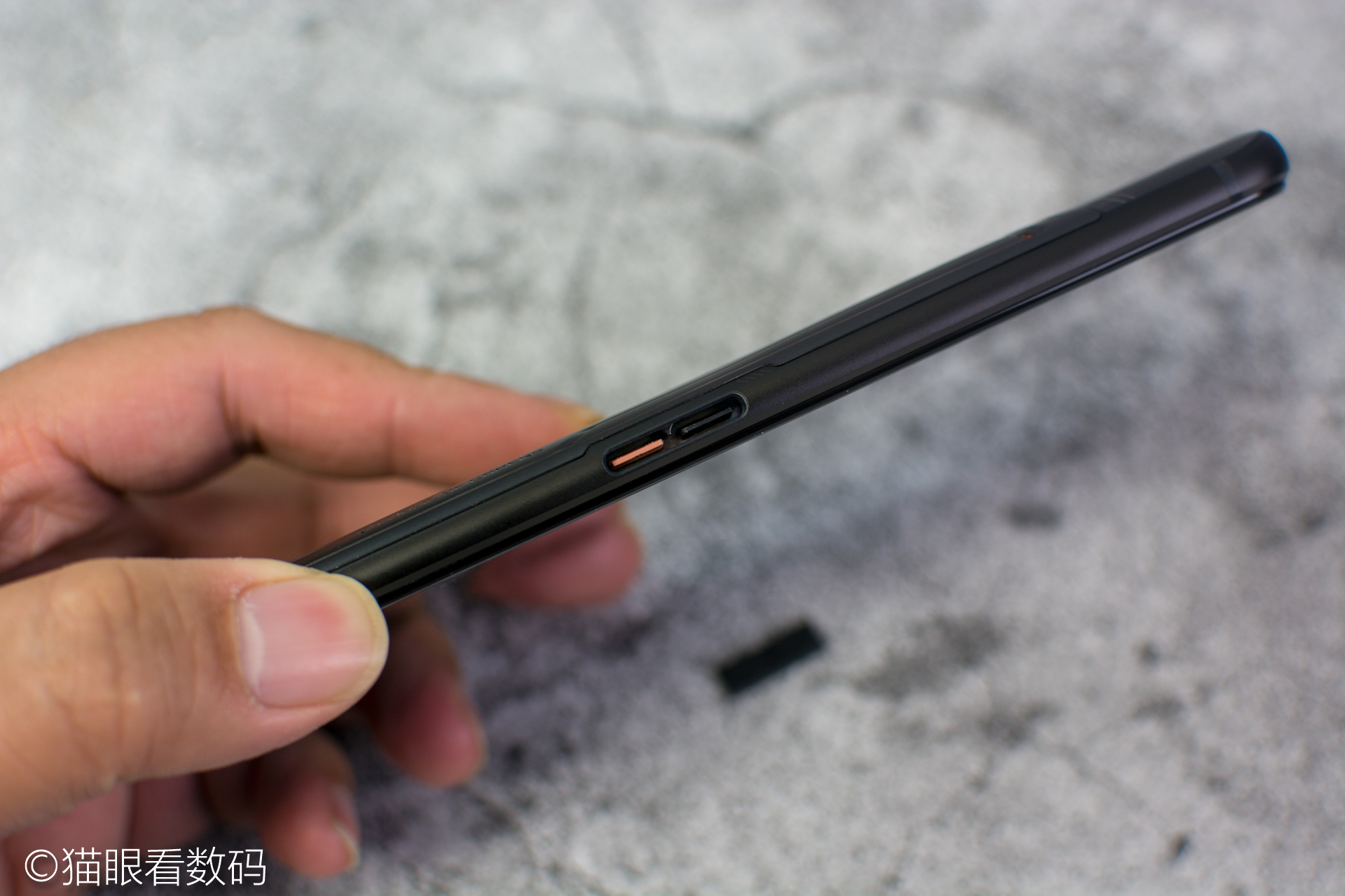 华硕rog2顶配开箱,华硕rog2至尊版测评