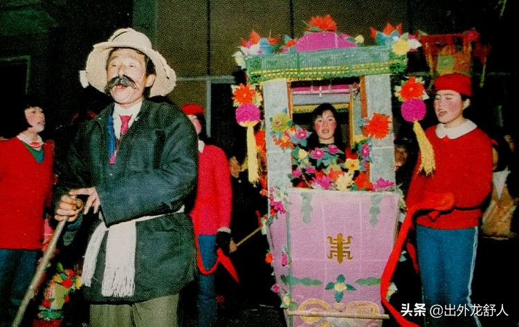 安徽舒城：火树银花话灯会，箫鼓百戏庆新春