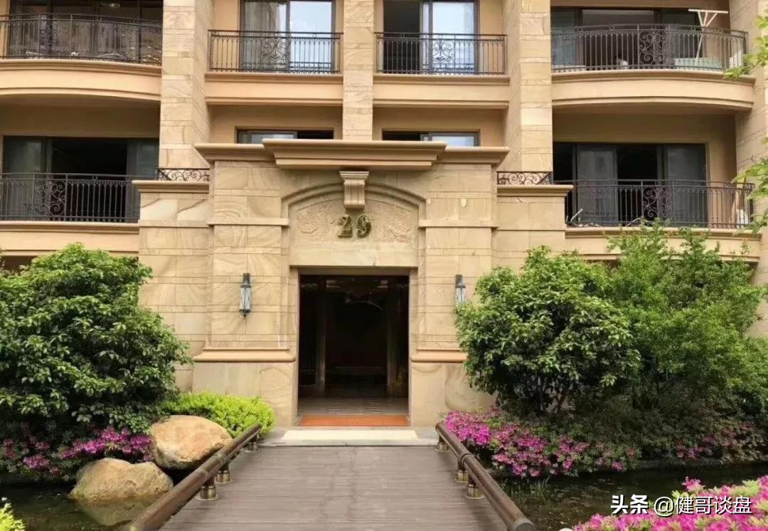 豪宅中的宾利，郎朗与大S等社会名流的选择——上海浦东星河湾