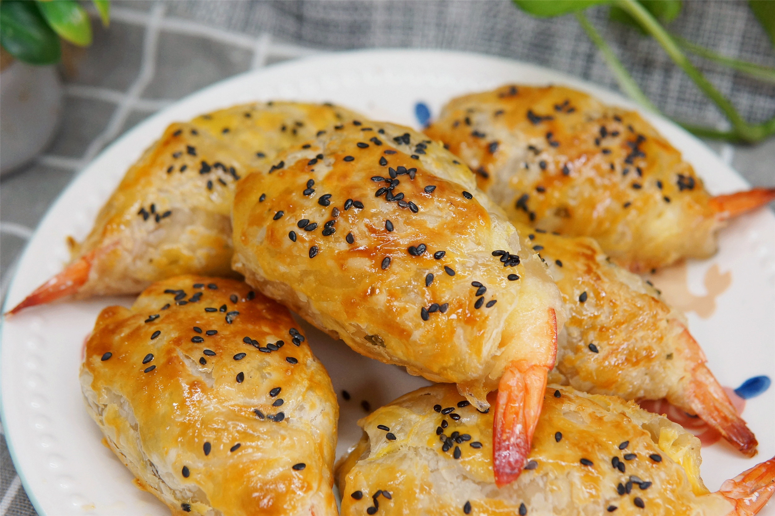 大虾白灼虾头油炸咋做,水煮大虾怎么做最好吃不用油炸