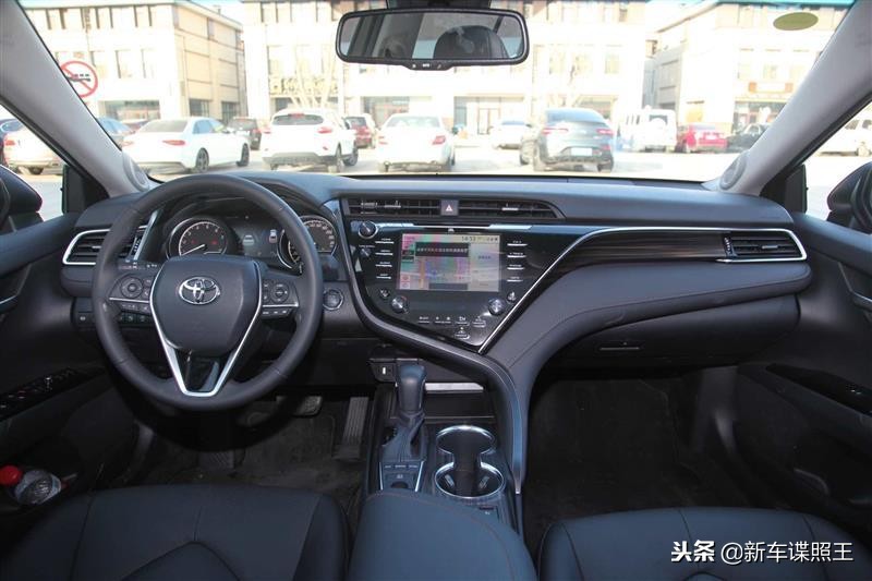 到底有多运动?不再中庸的8代丰田凯美瑞试驾