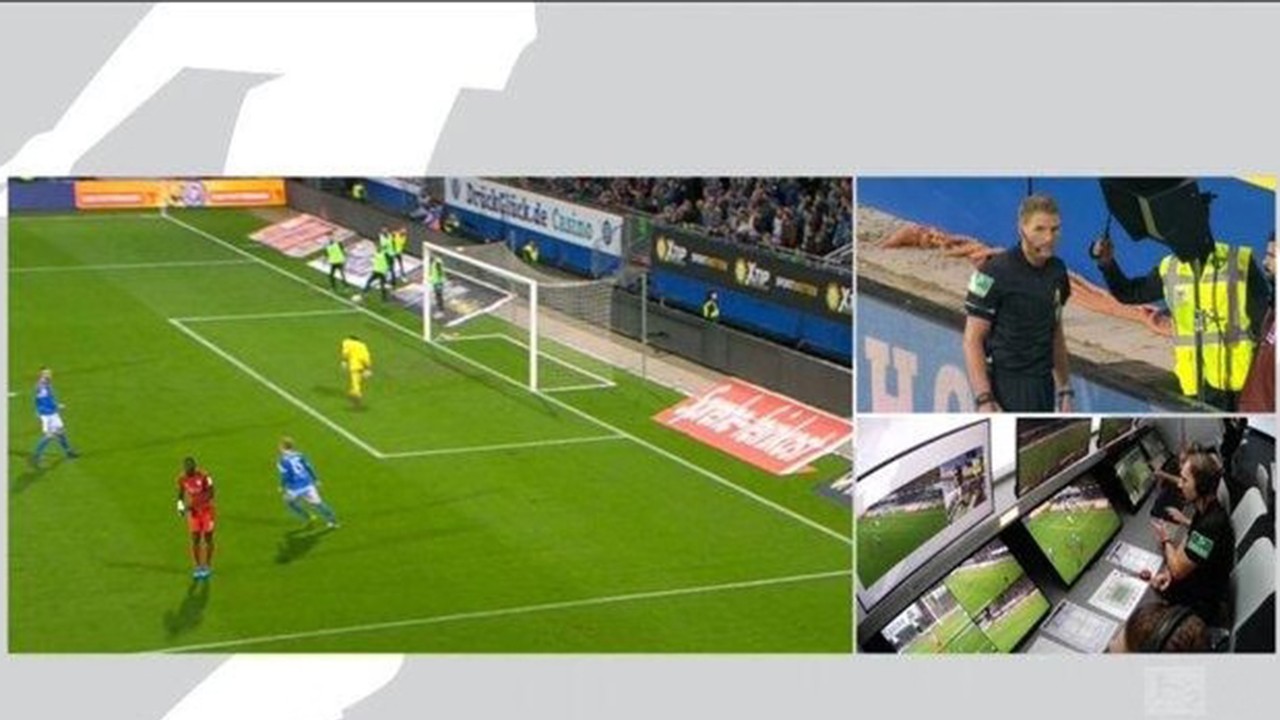 短短4天！继门将13秒被罚下，又现年度最囧犯规，替补场外造点球