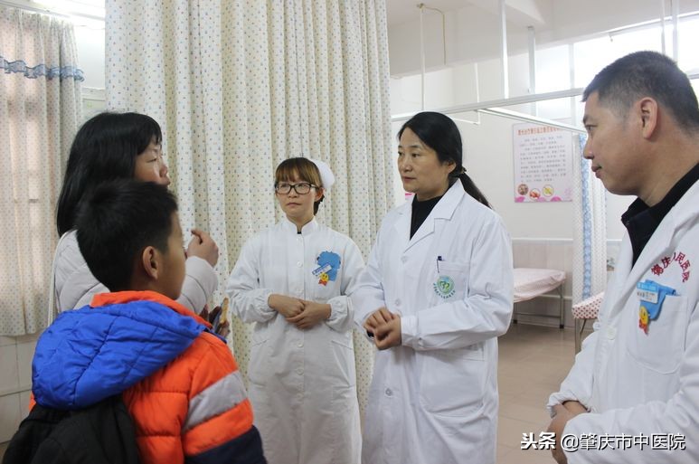 名医大咖组团来肇庆义诊,中医专家在社区义诊