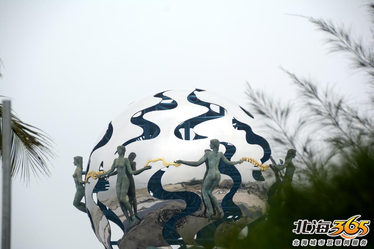 档次提升!北海新“潮”雕初见规模,台阶向海延伸呈现波浪形