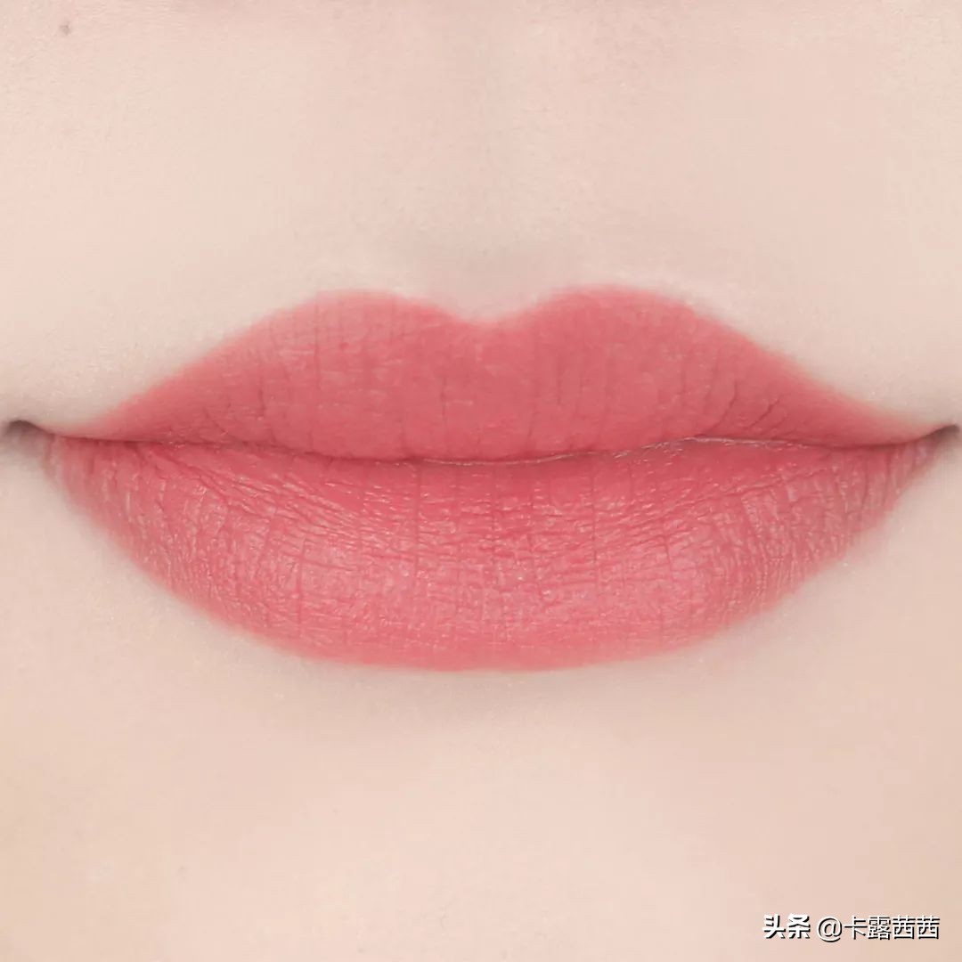 涂口红时的小尴尬,涂口红时易犯的小错误