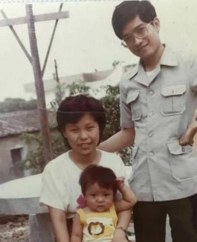 金口玉言的郎监管、私生活混乱的教授，*咸平郎**一手好牌打烂并不冤