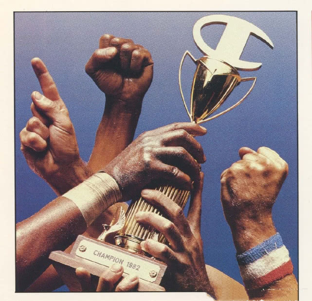 阿迪和耐克哪个鞋穿着最舒服,nike和阿迪达斯哪个更潮