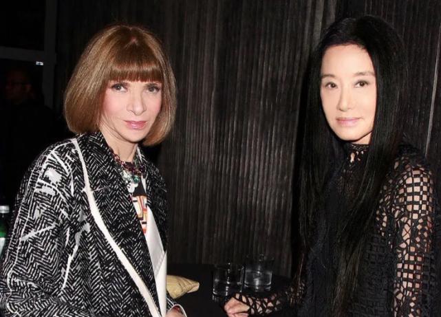 71岁百亿富翁,280亿富婆长得像17岁女孩