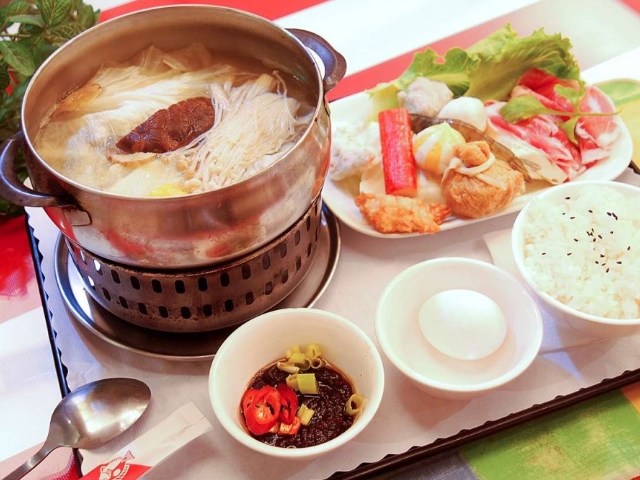 100元一位的海鲜自助,100块钱一位的海鲜自助能赚多少钱