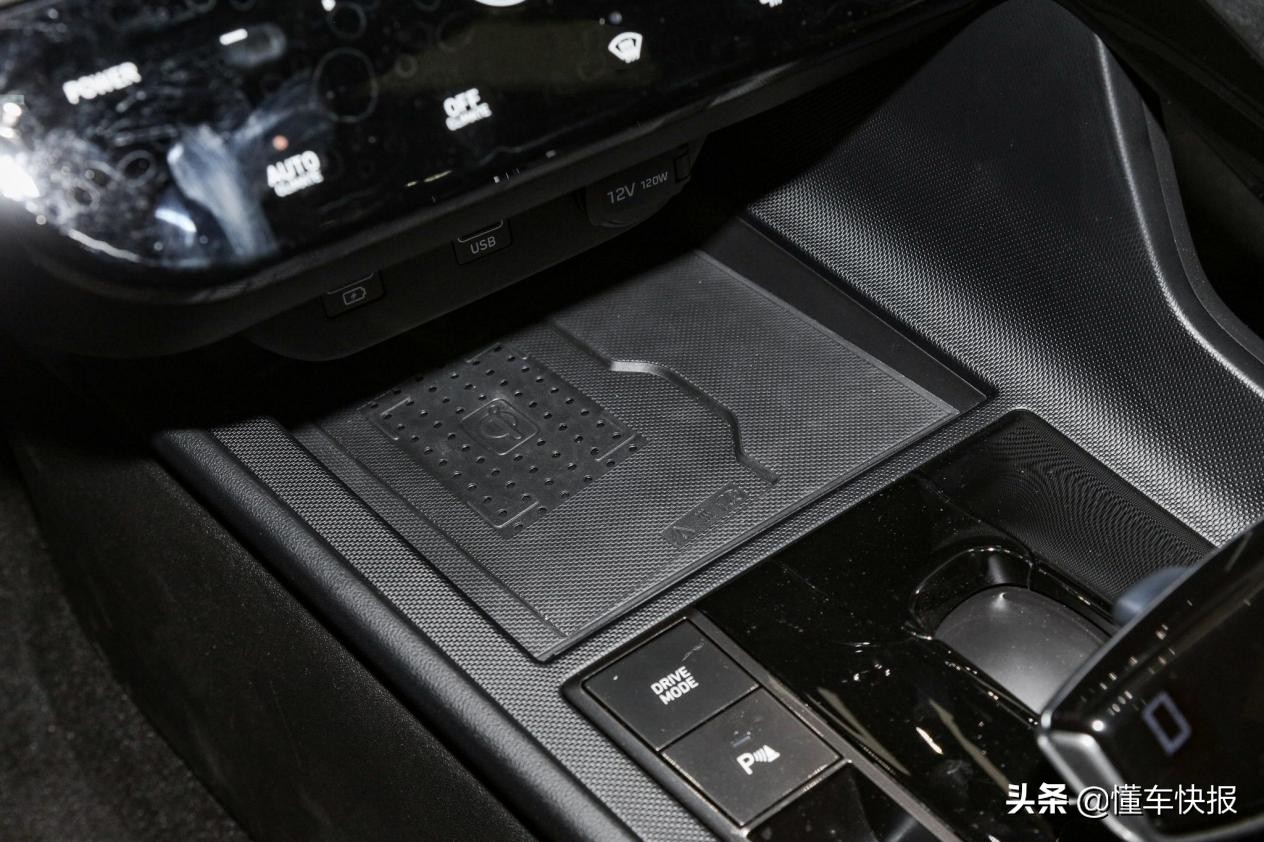 第七代伊兰特和全新伊兰特区别,第六代伊兰特对比第七代伊兰特