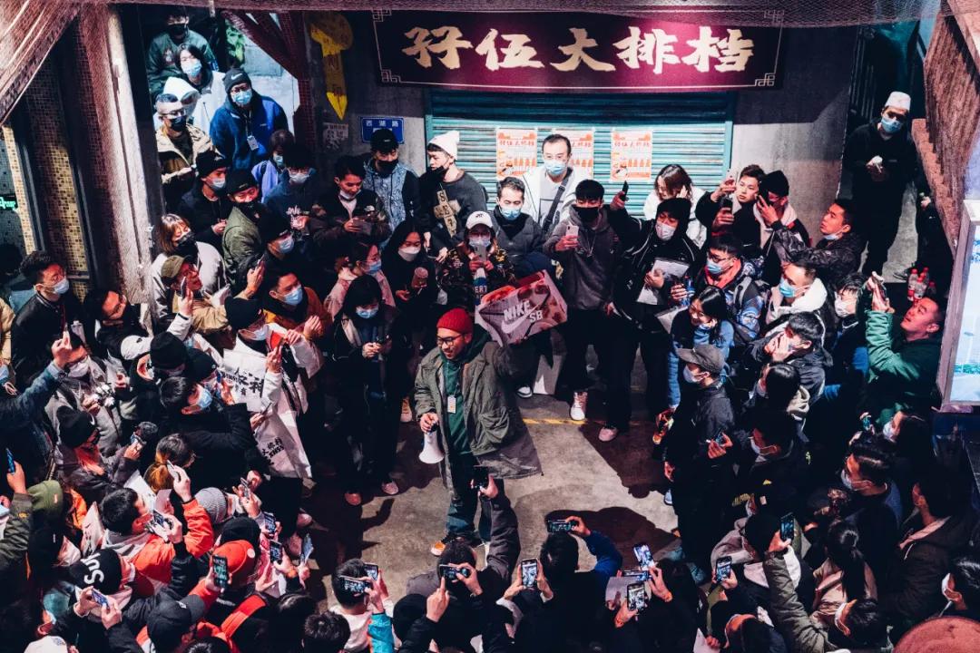 从台前到幕后，四位业内人士带你解析这双食神DunkSB