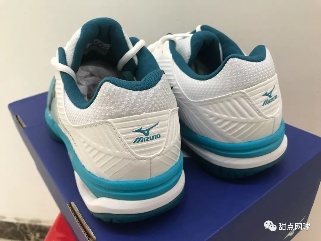 美津浓足球鞋wave系列评测,美津浓waveup足球鞋开箱测评