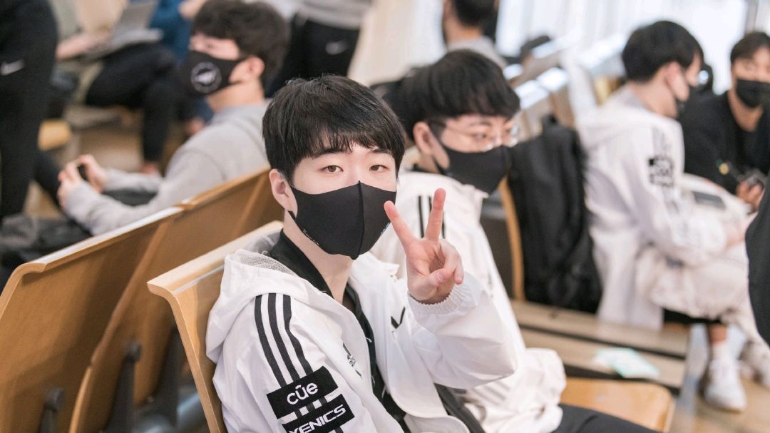 真小看了Ghost?LPL两大AD为其发声泽元评价发人深省