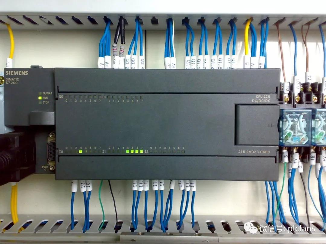 三菱plc与台达plc区别,三菱plcsm400和sm401怎么用