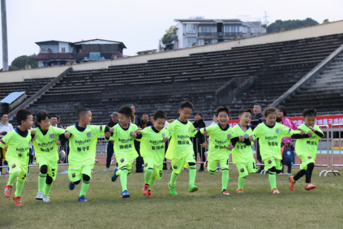 2024年乐山市幼儿足球风采展示,第五届乐山幼儿足球开幕视频