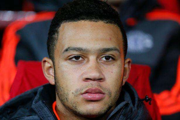 球场上呼吁不要种族歧视,球场上抗议种族歧视活动