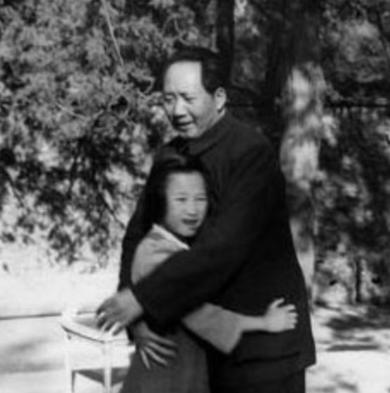 1950年高层贪官建小二楼，惹毛主席震怒，毛主席：拉出去枪毙