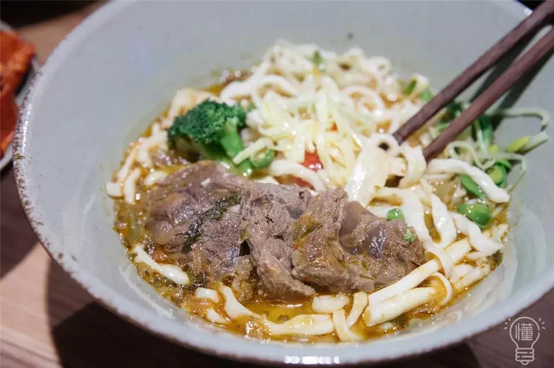 一口气开了三家火锅,一口气连开六家店