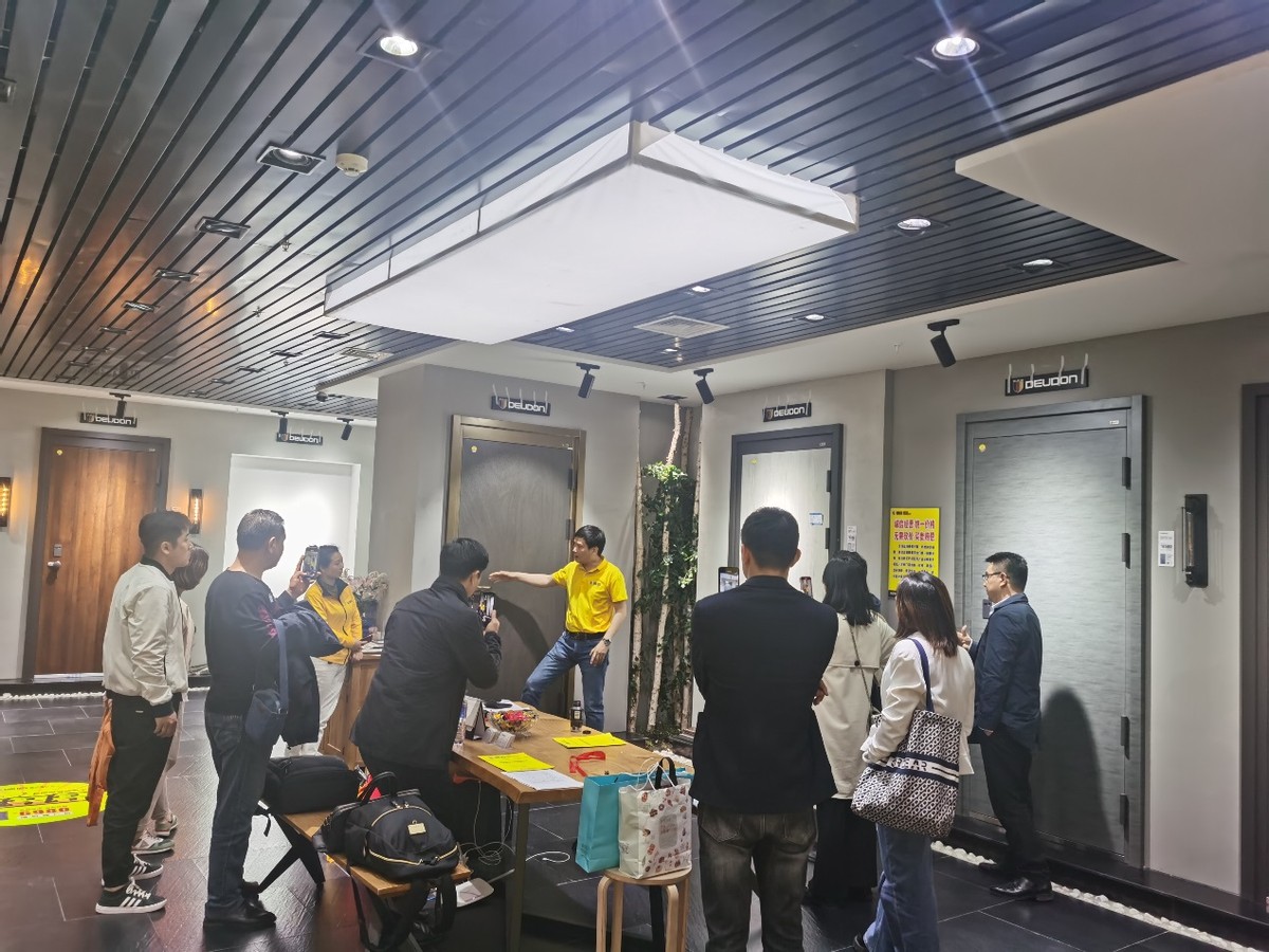 新政策，新腾飞—德盾河北省优秀加盟商签约大会