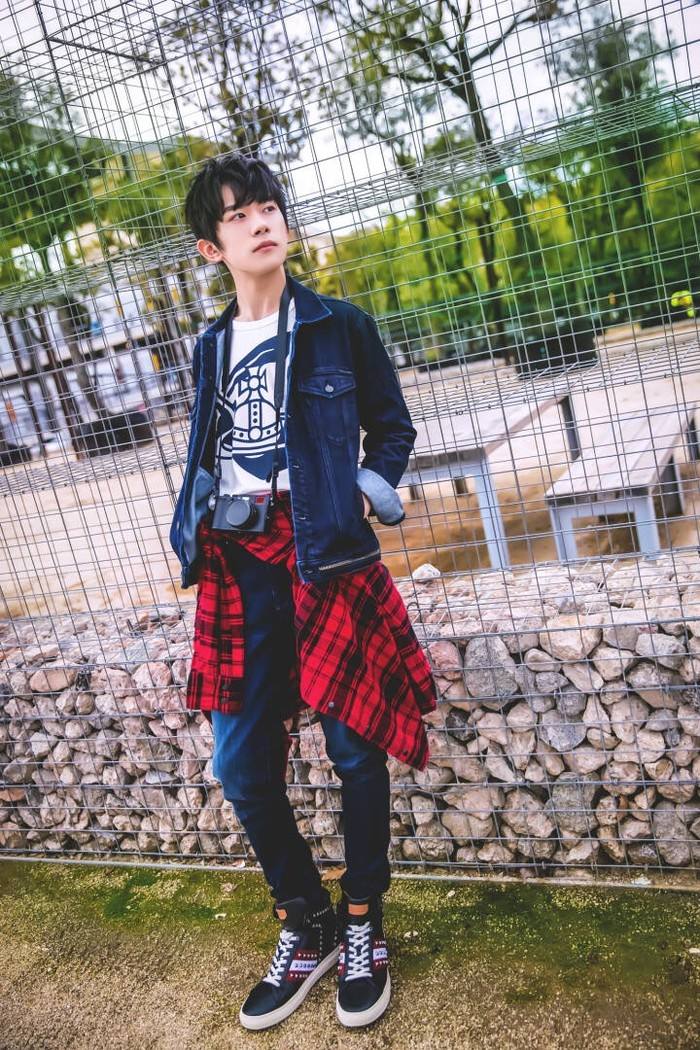 向上吧华彩少年易烊千玺是常驻吗,沈月易烊千玺向上的力量视频