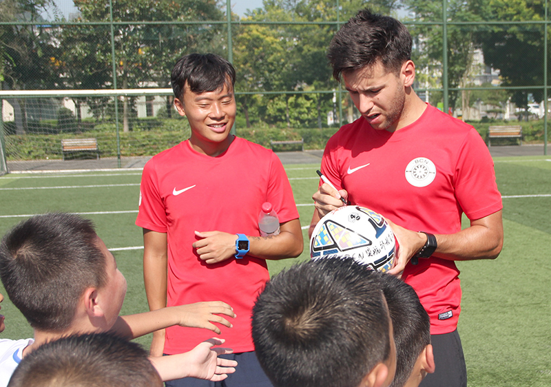 巴萨足球夏令营2017,巴萨2017足球夏令营